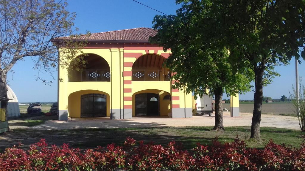 Corte Galvana Cento  Exteriör bild