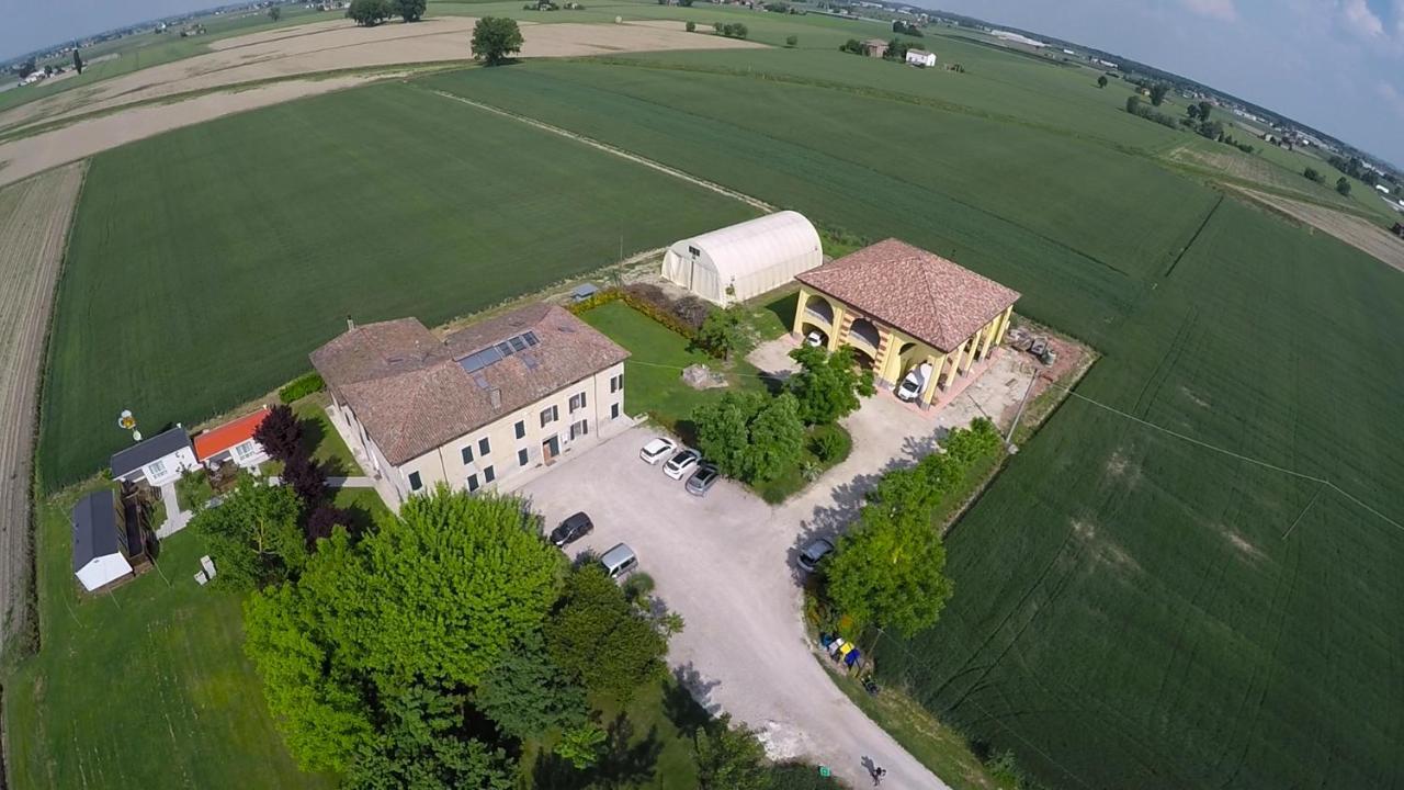 Corte Galvana Cento  Exteriör bild